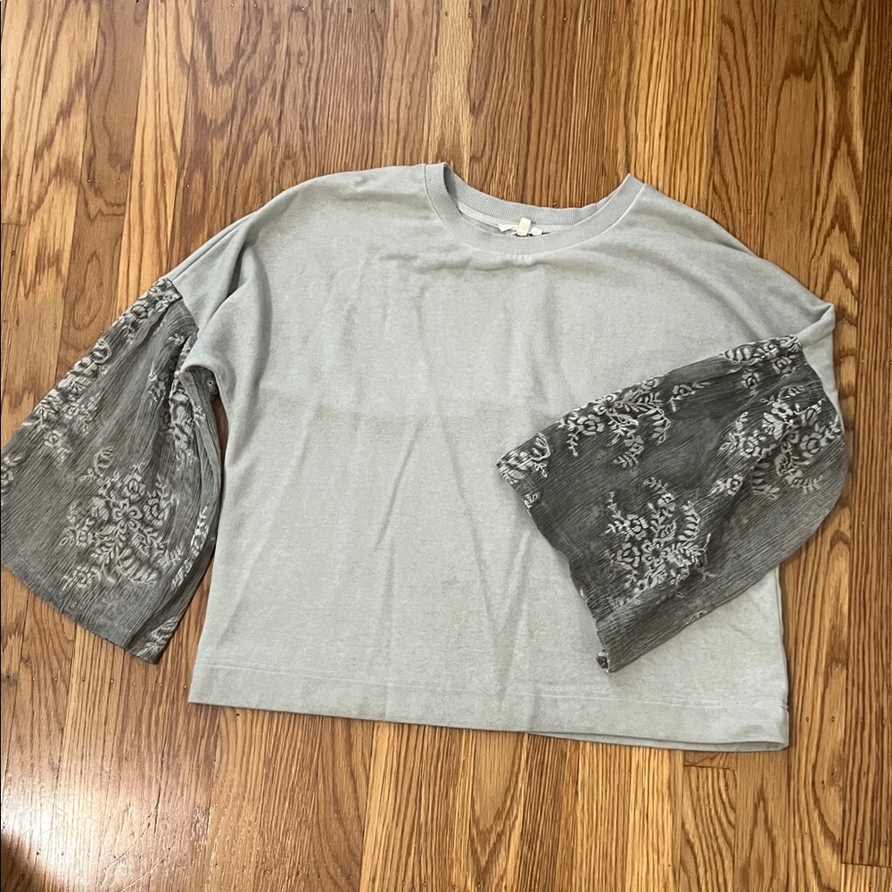 Boutique Long sleeve top